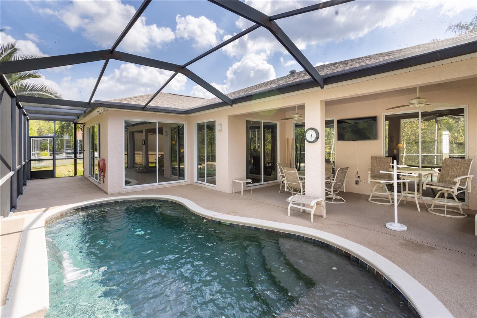 3870 WHISTLEWOOD CIR