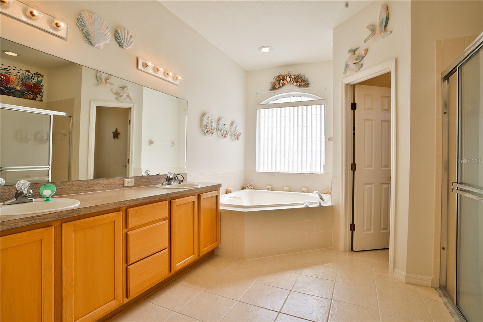 3870 WHISTLEWOOD CIR