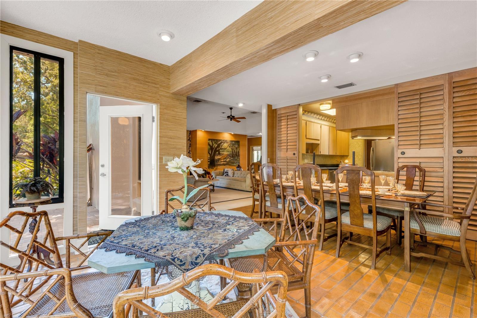 2314 WOODLEY AVE