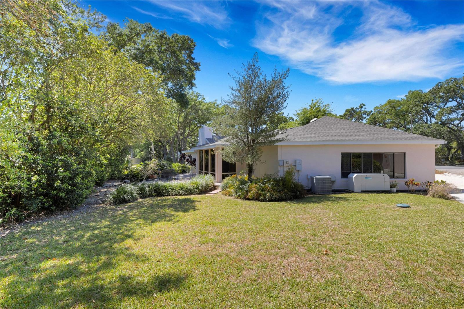 2314 WOODLEY AVE