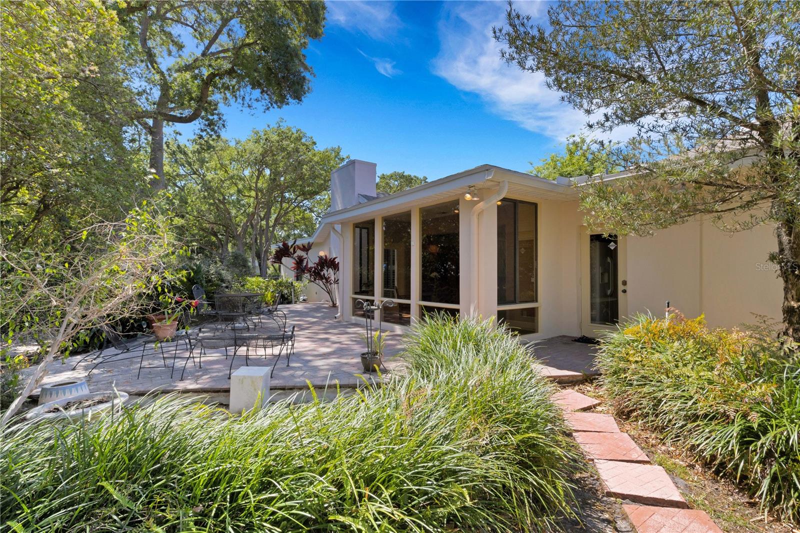 2314 WOODLEY AVE