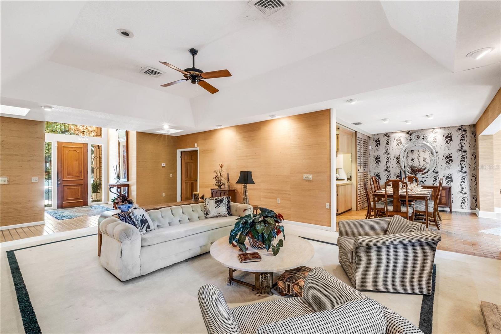 2314 WOODLEY AVE