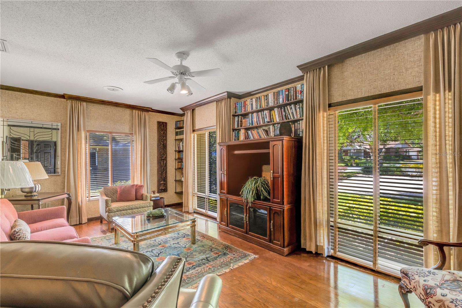 2314 WOODLEY AVE