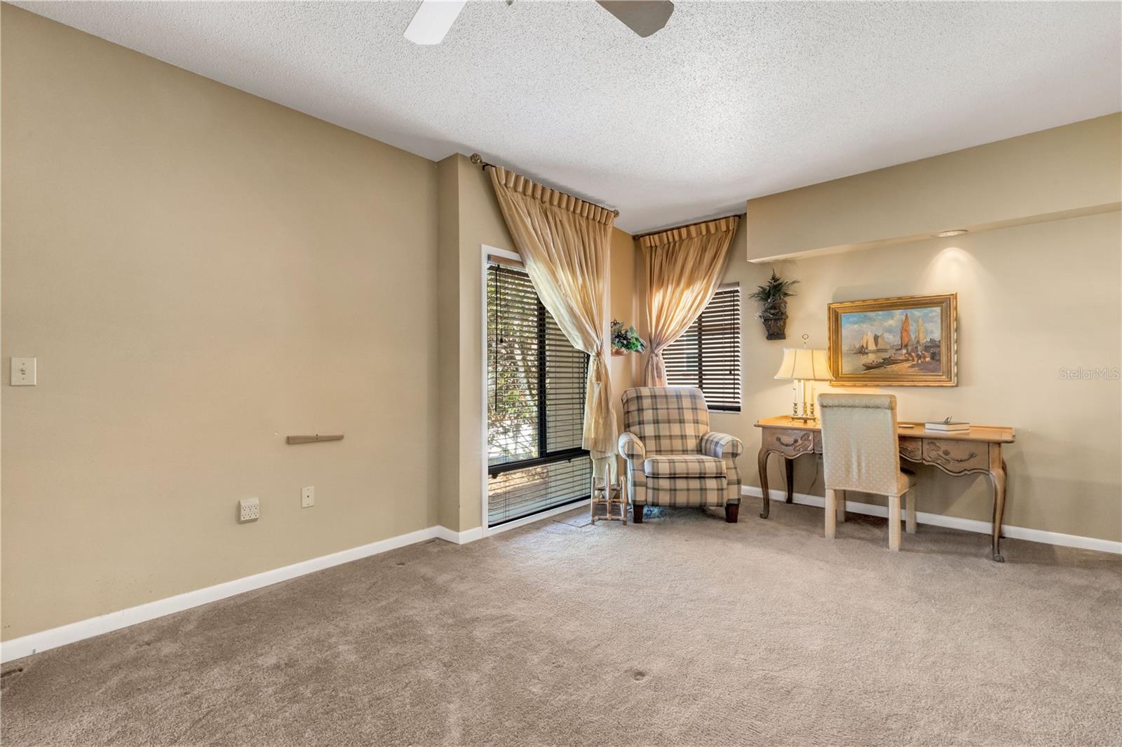 2314 WOODLEY AVE