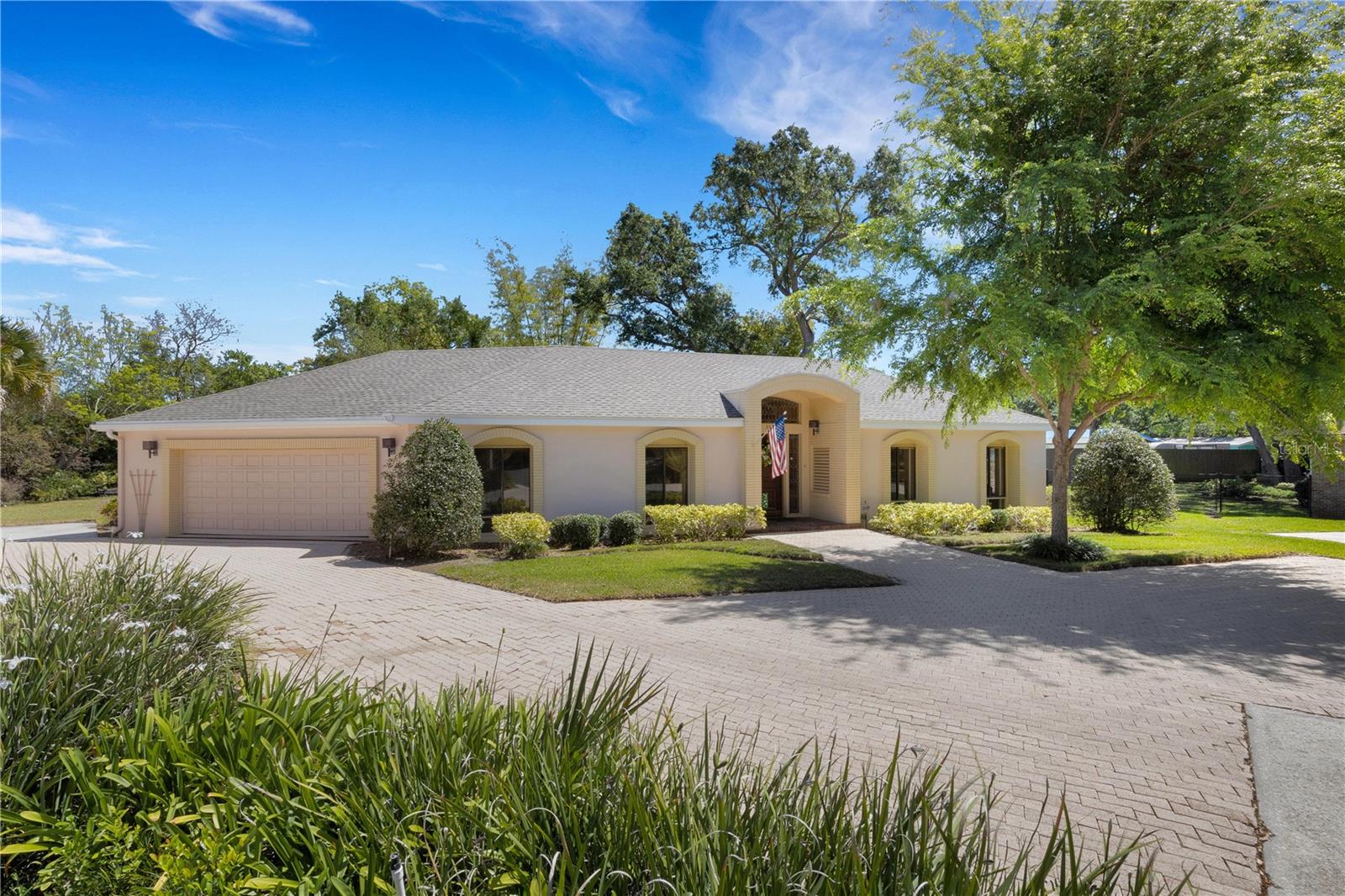 2314 WOODLEY AVE