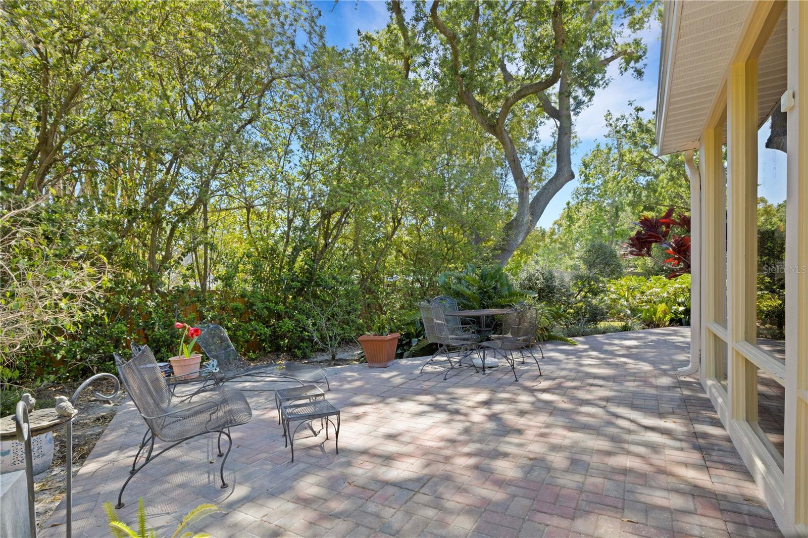 2314 WOODLEY AVE