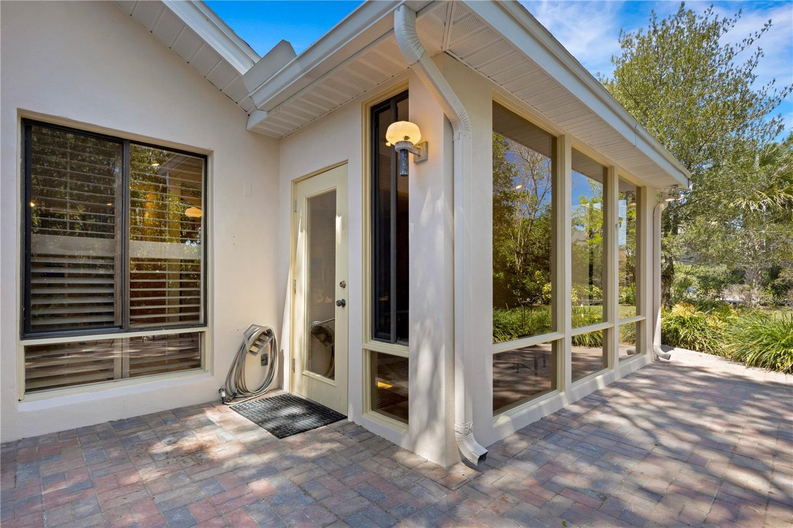 2314 WOODLEY AVE