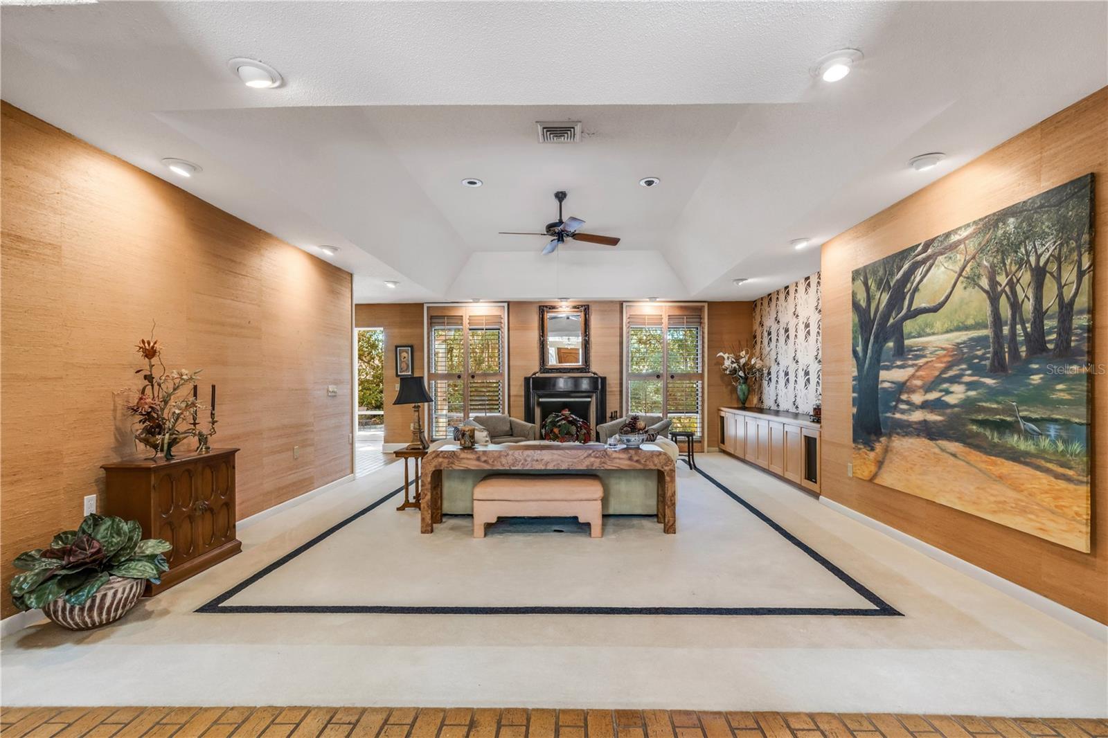 2314 WOODLEY AVE