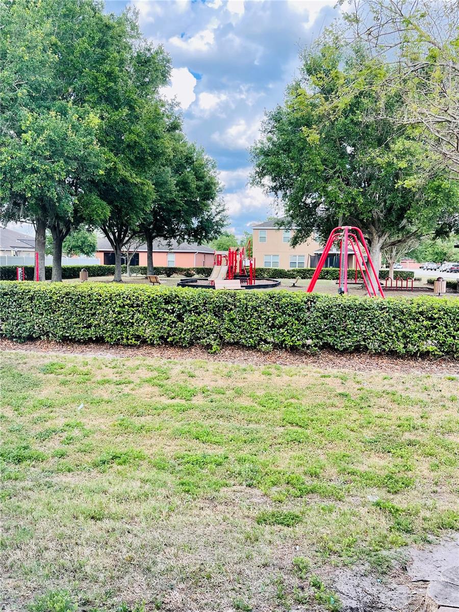2099 COUNTRY AIRE LOOP