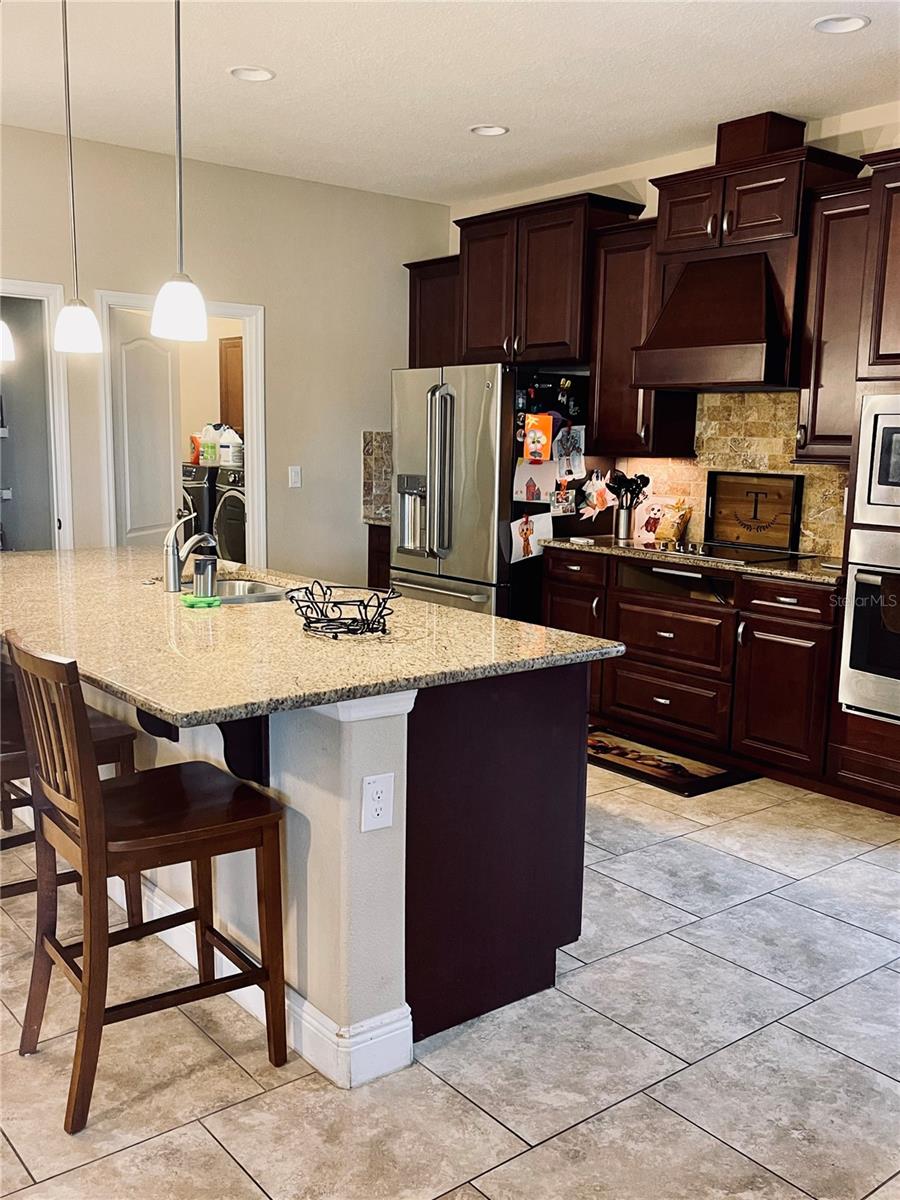 2099 COUNTRY AIRE LOOP