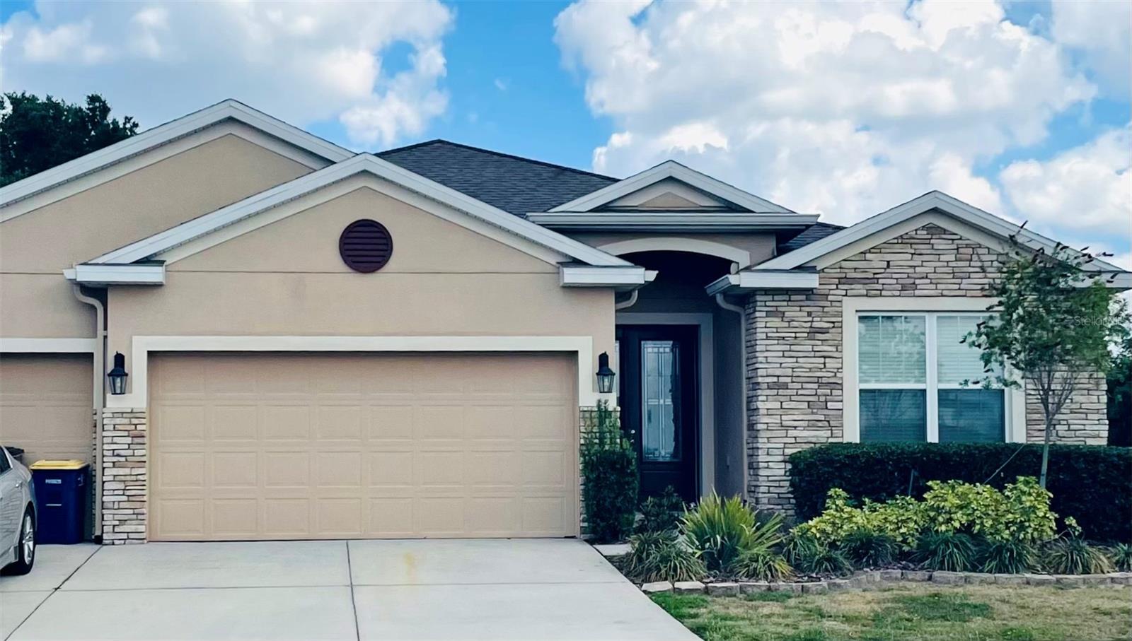 2099 COUNTRY AIRE LOOP