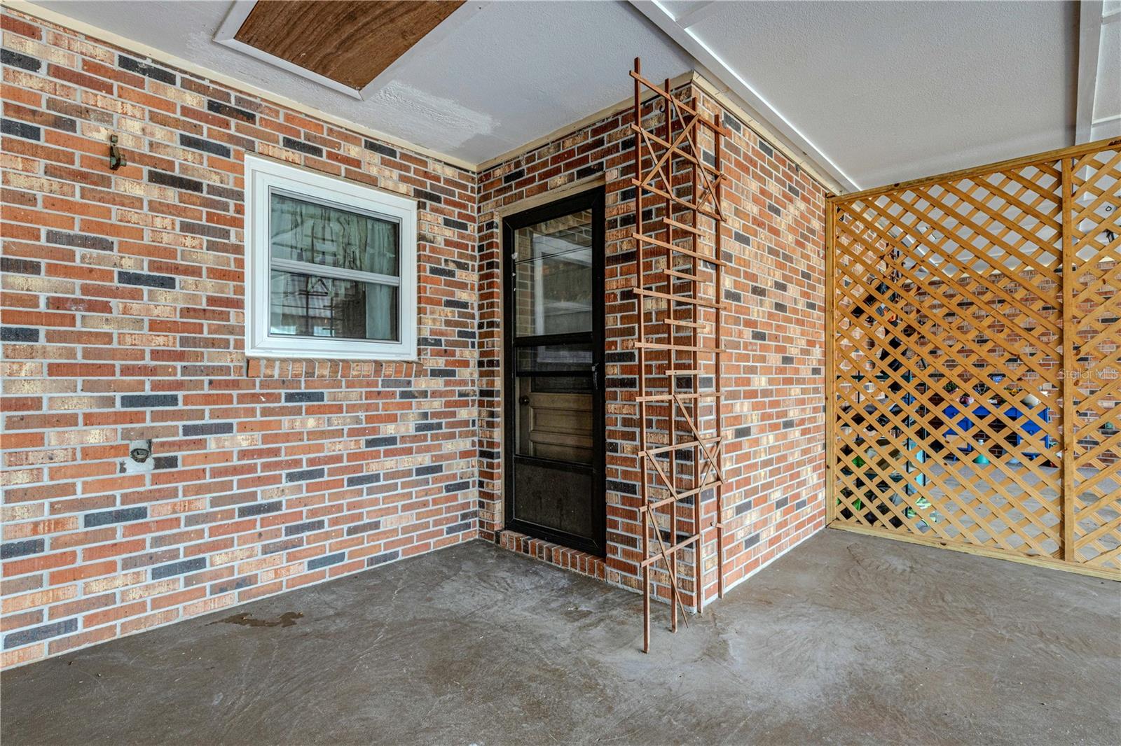 538 VILLA VISTA BLVD