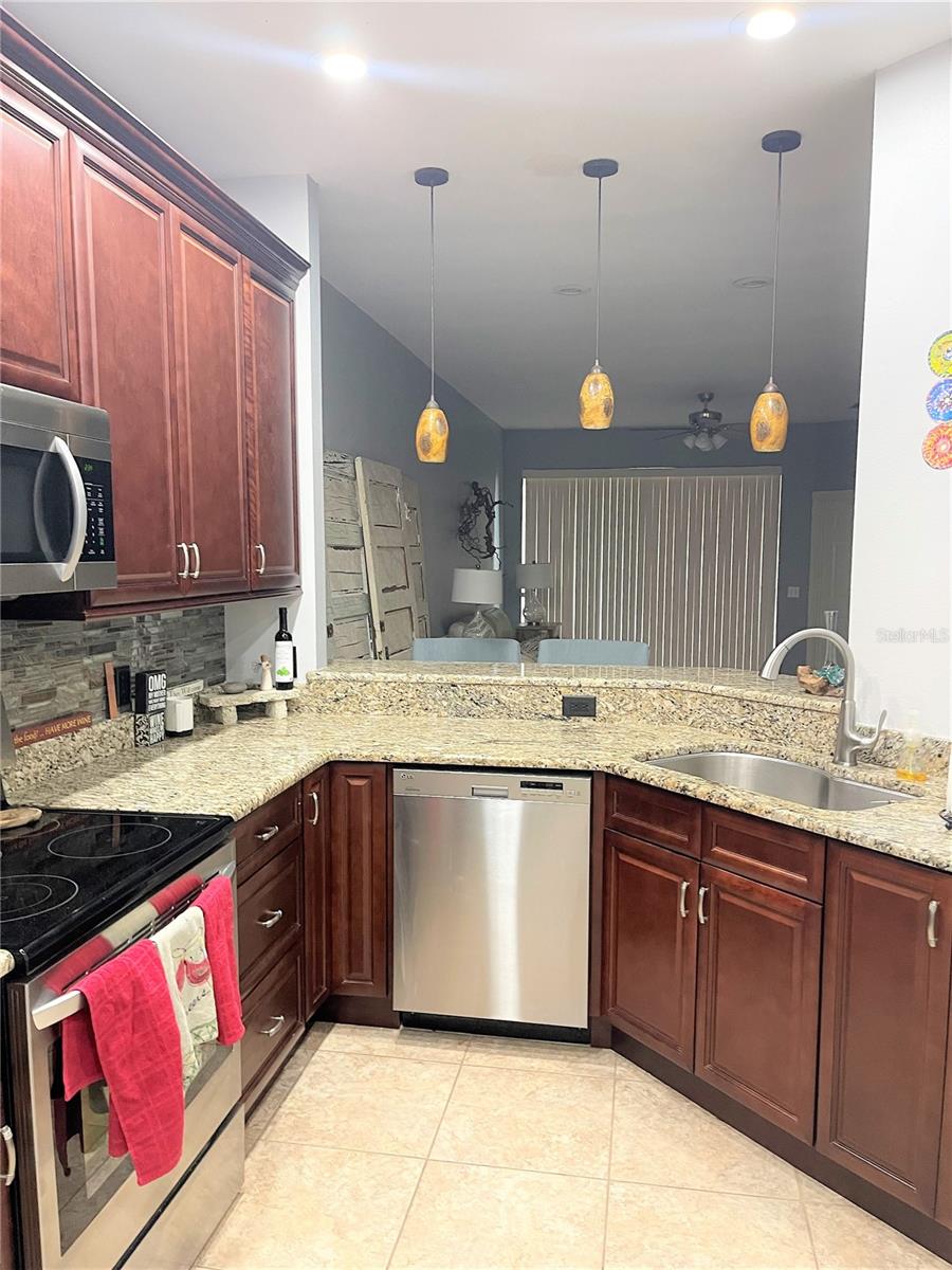 390 ENCLAVE DR