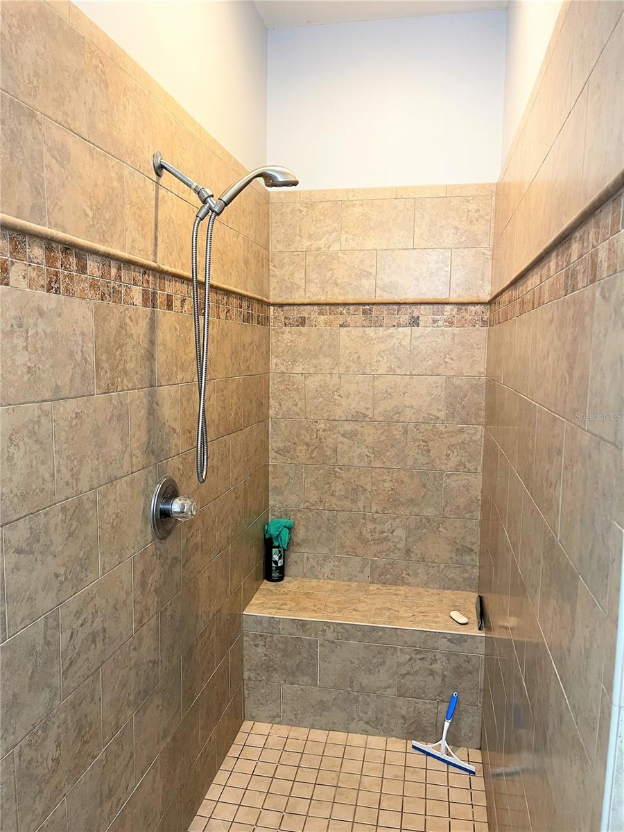 390 ENCLAVE DR