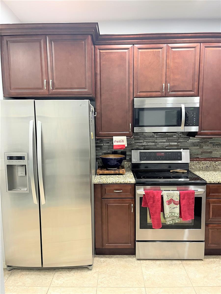 390 ENCLAVE DR