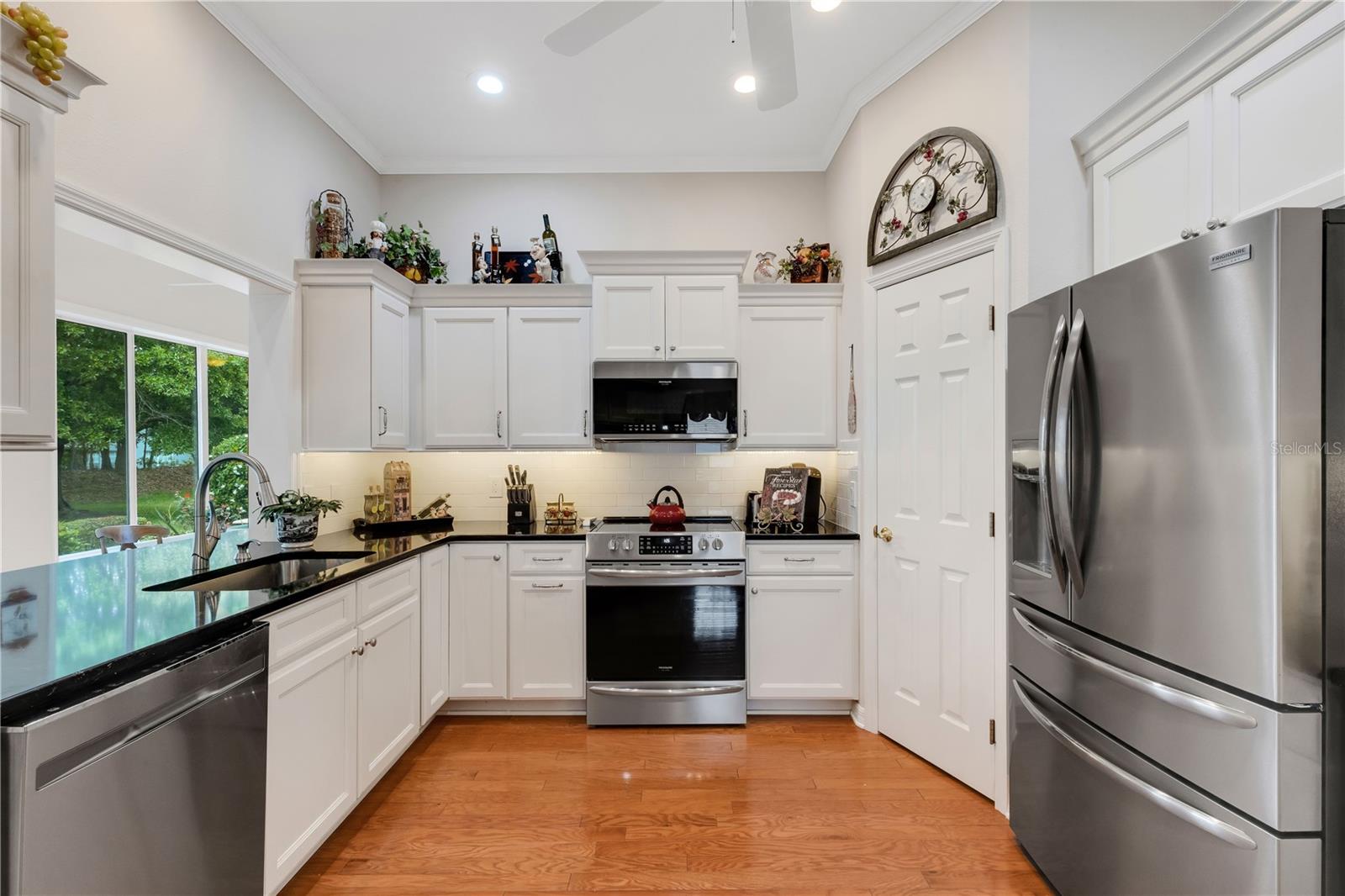 957 SUMMERFIELD DR