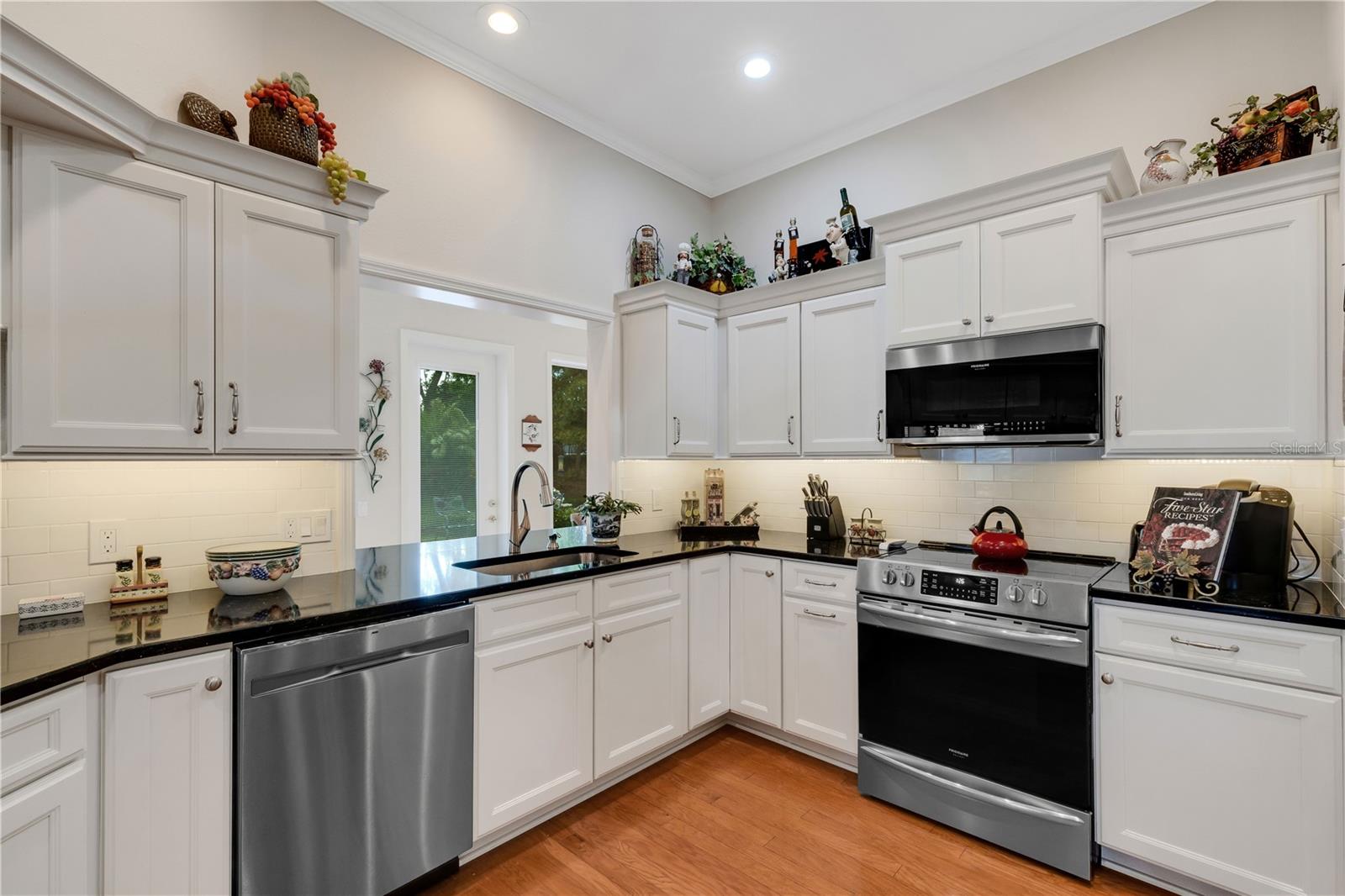 957 SUMMERFIELD DR