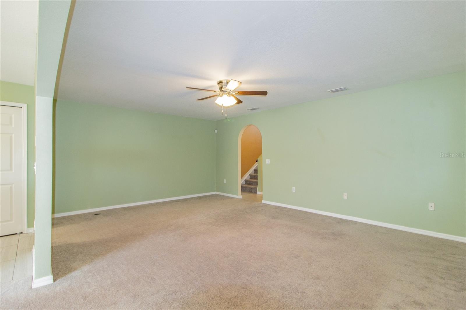 3807 HAMPSTEAD LN