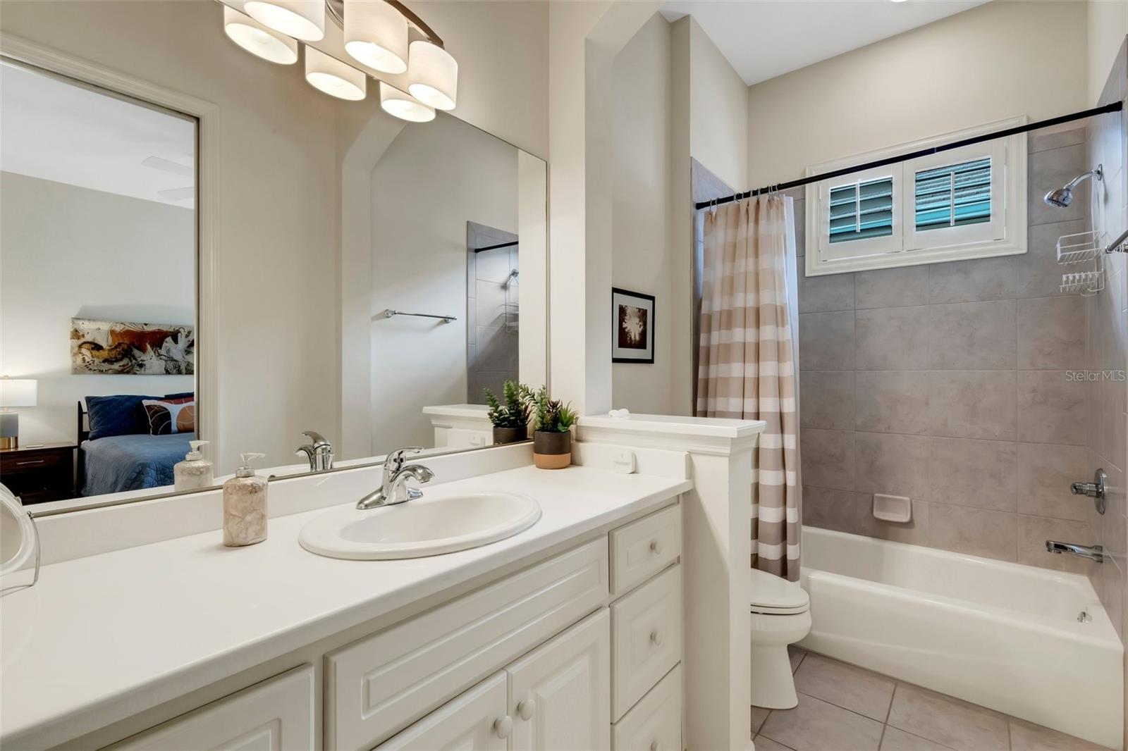 2447 LAUREL GLEN DR