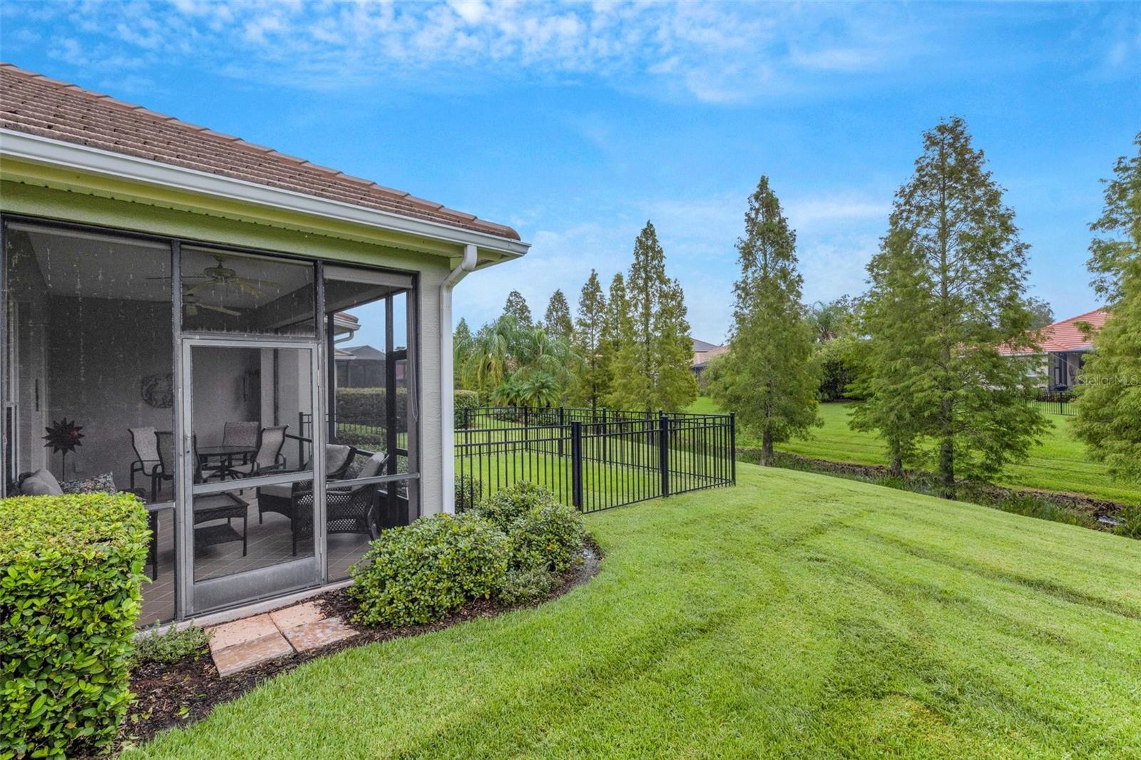 2447 LAUREL GLEN DR