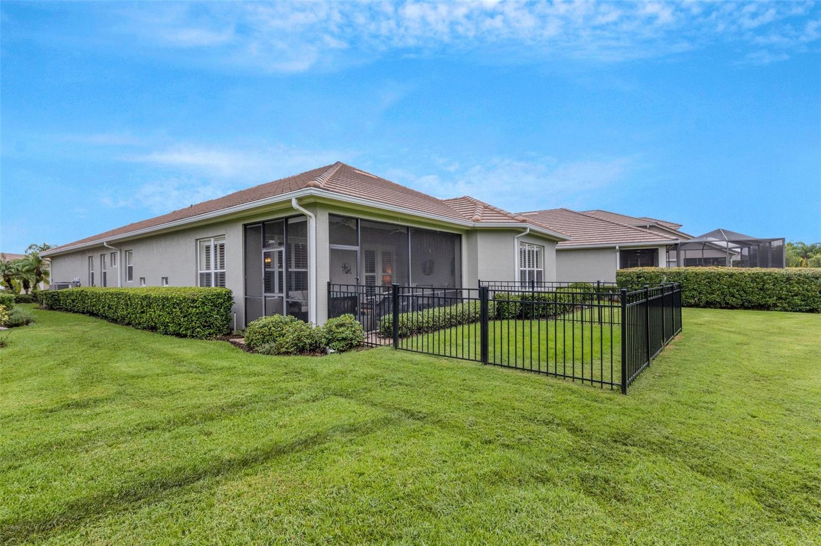 2447 LAUREL GLEN DR