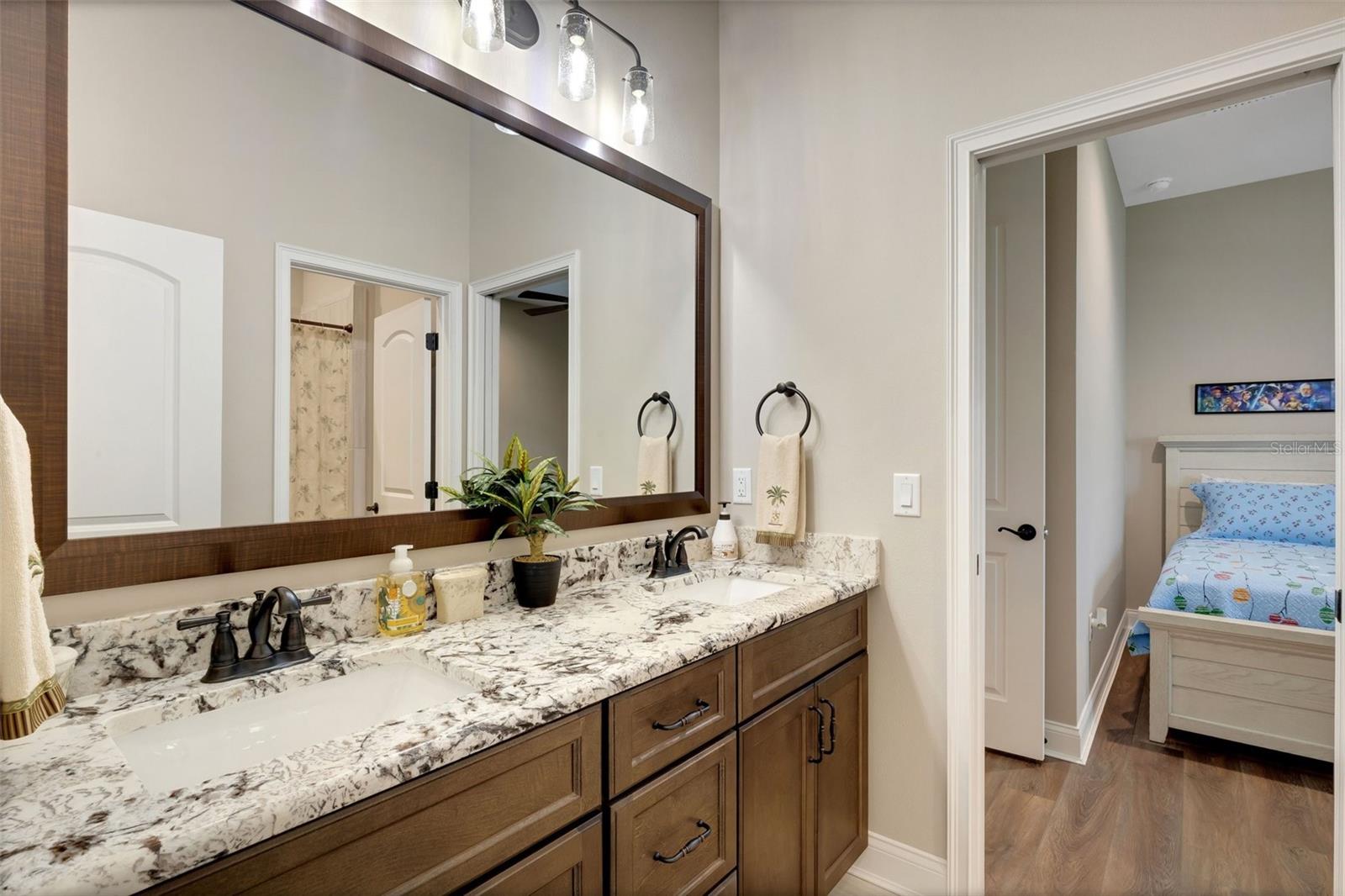 2528 DELPHI WOODS CIR