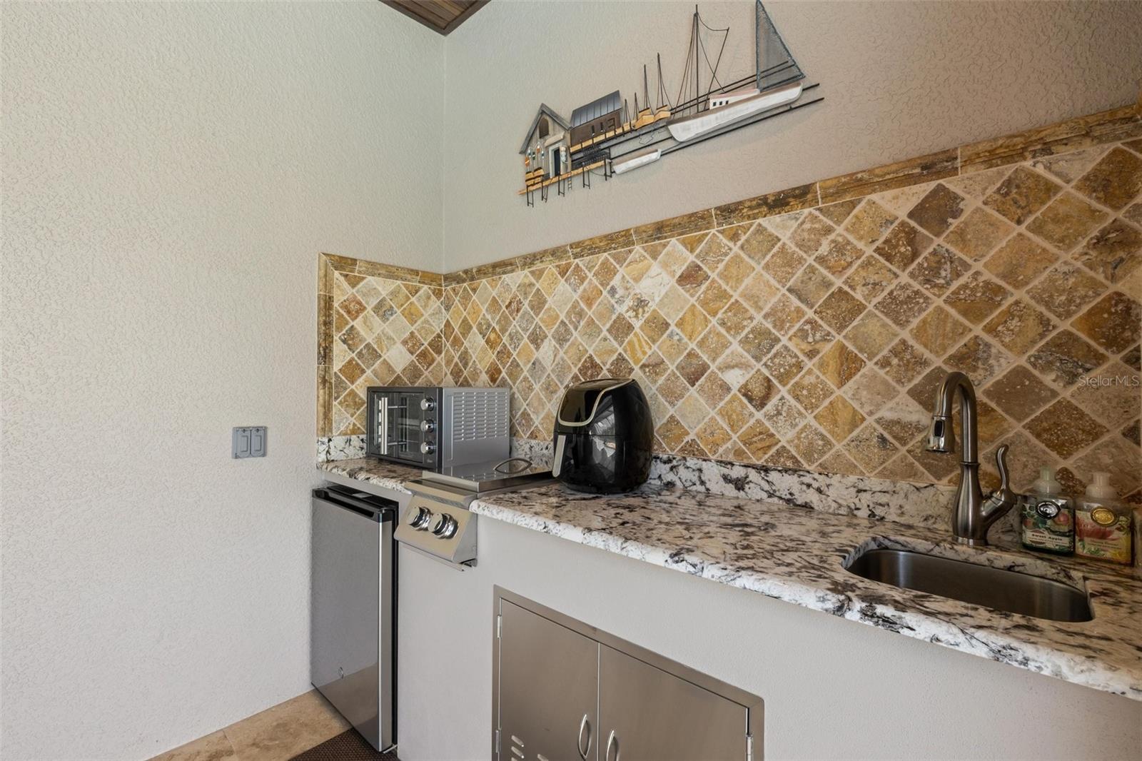 2528 DELPHI WOODS CIR
