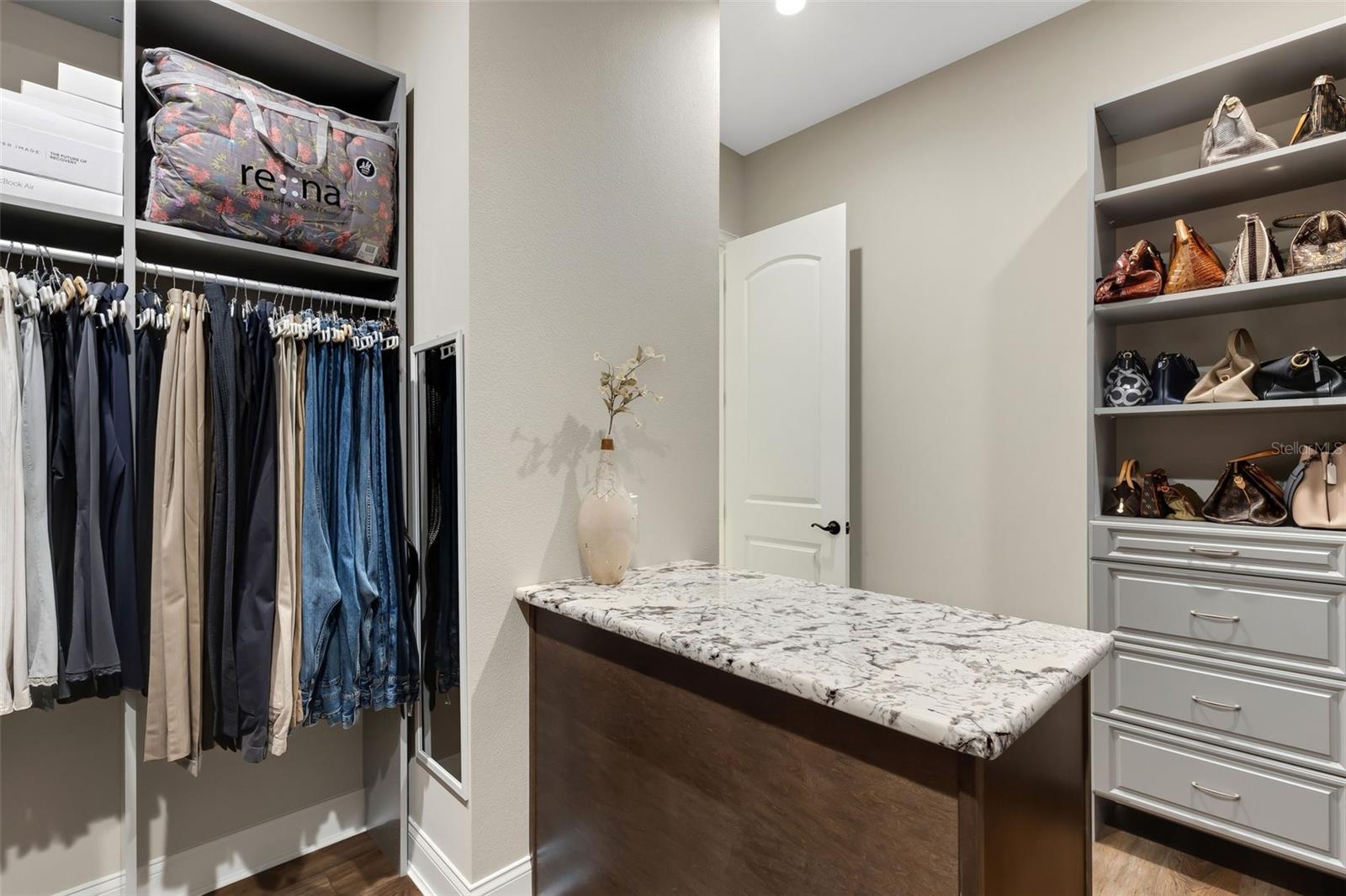 2528 DELPHI WOODS CIR