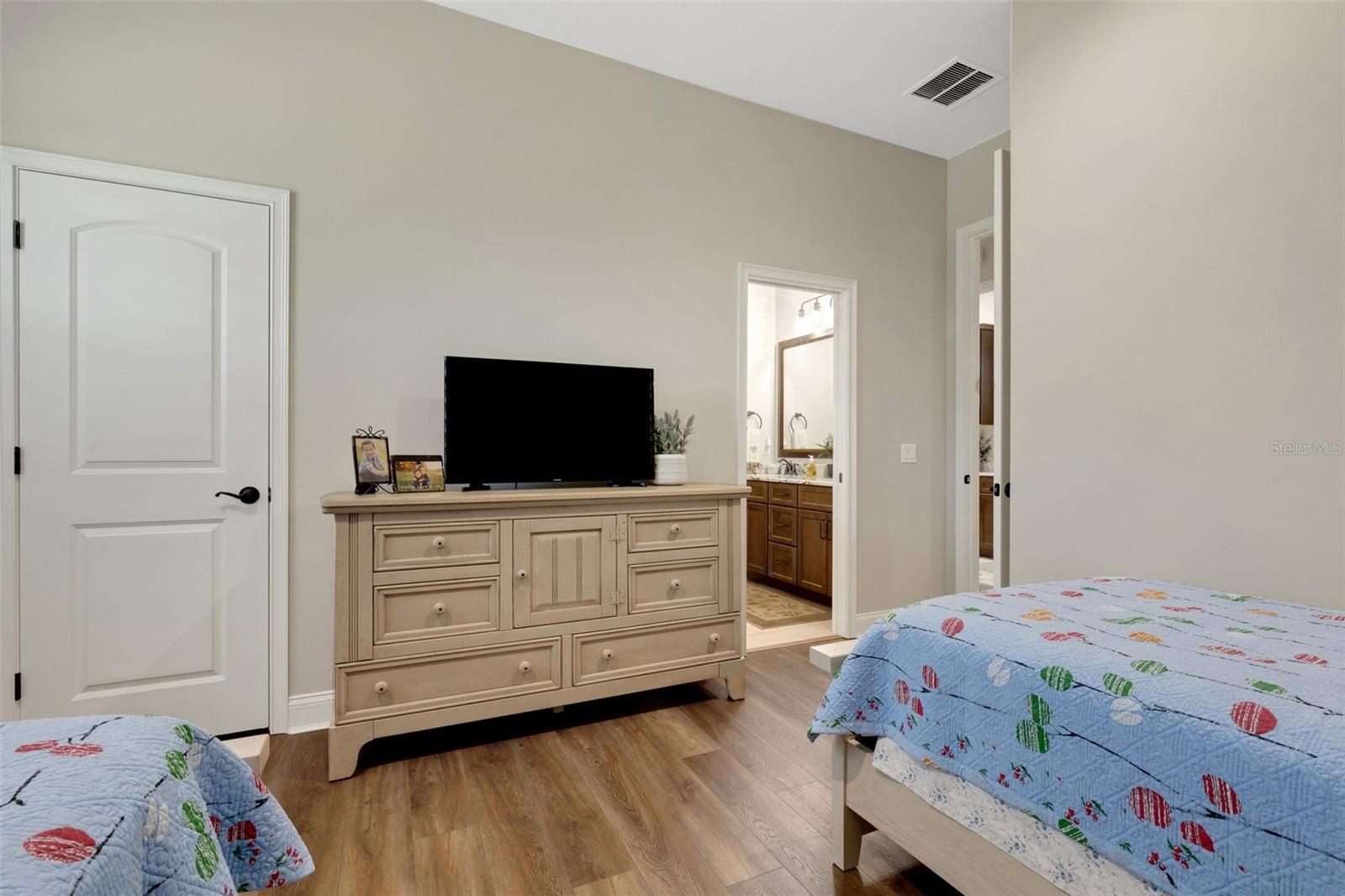 2528 DELPHI WOODS CIR