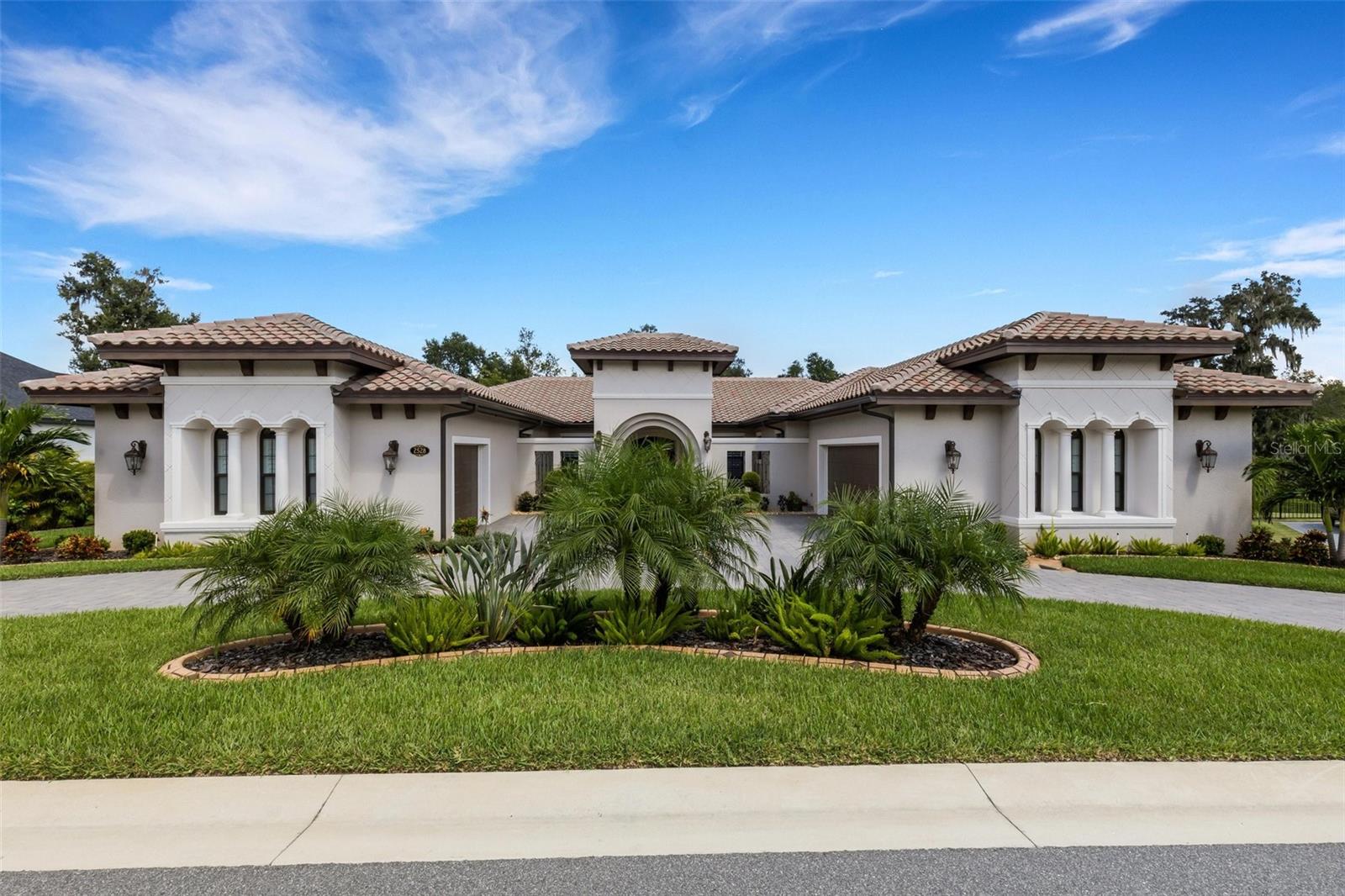 2528 DELPHI WOODS CIR