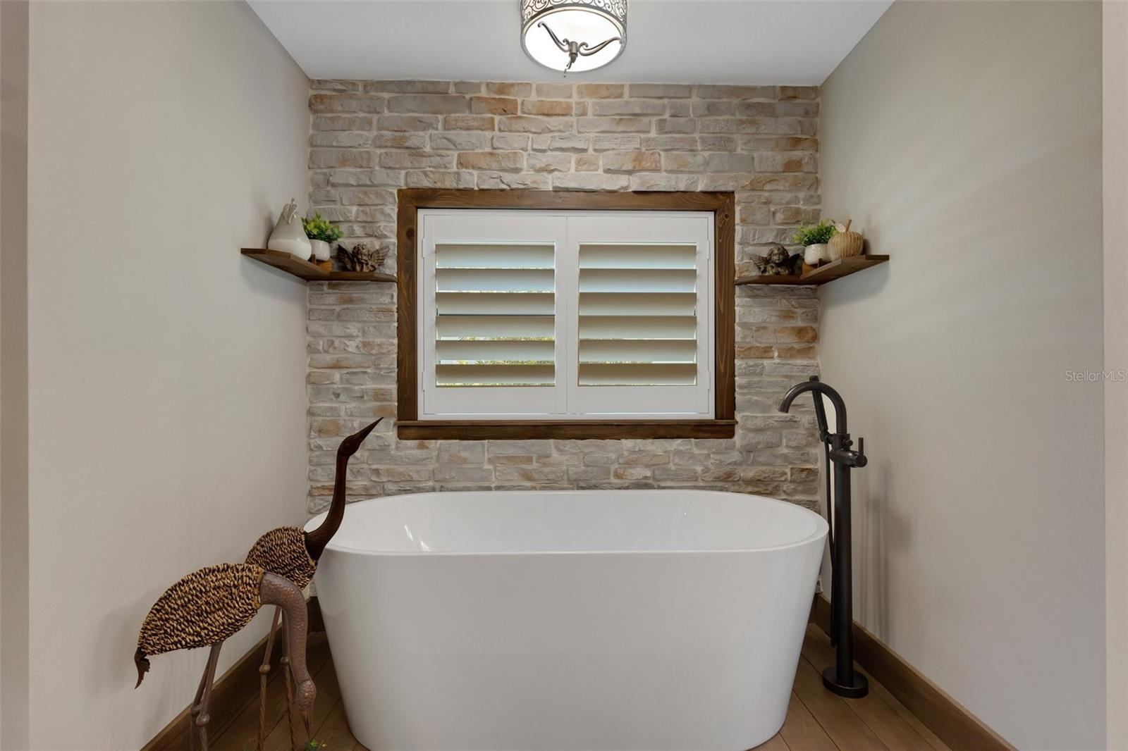 2528 DELPHI WOODS CIR