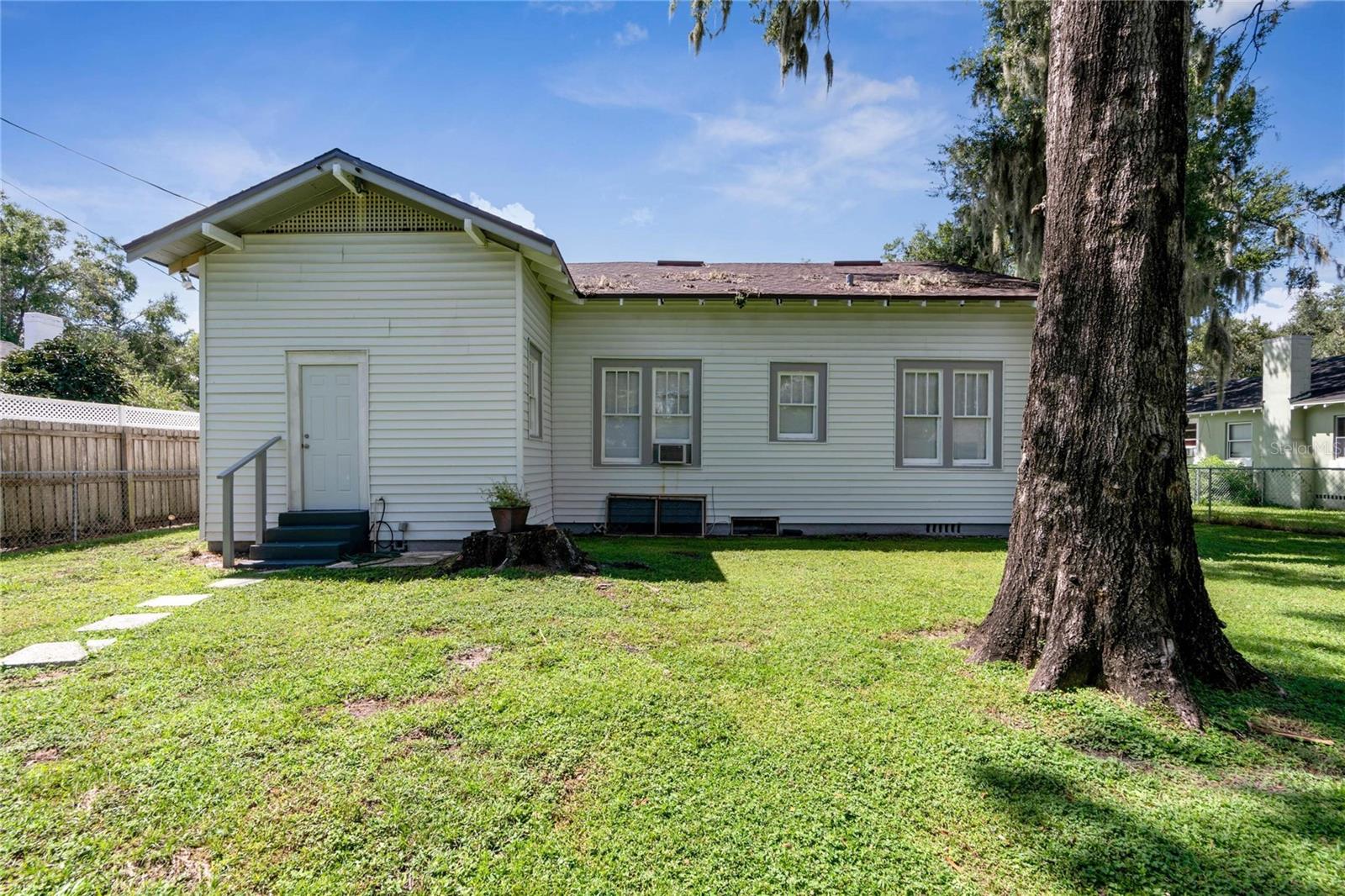 460 S FLORAL AVE