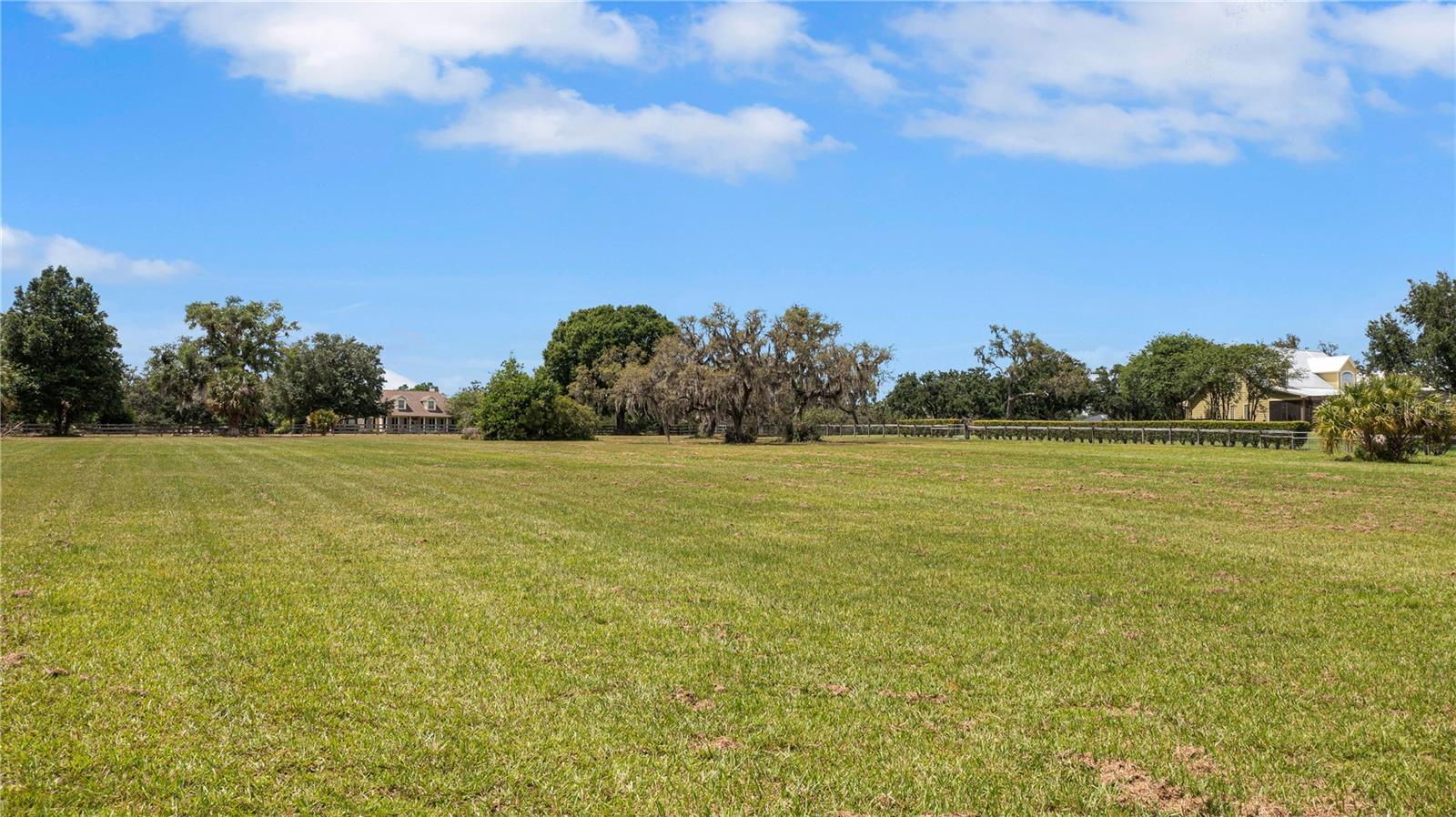 IRON OAKS, LOT 7 LN