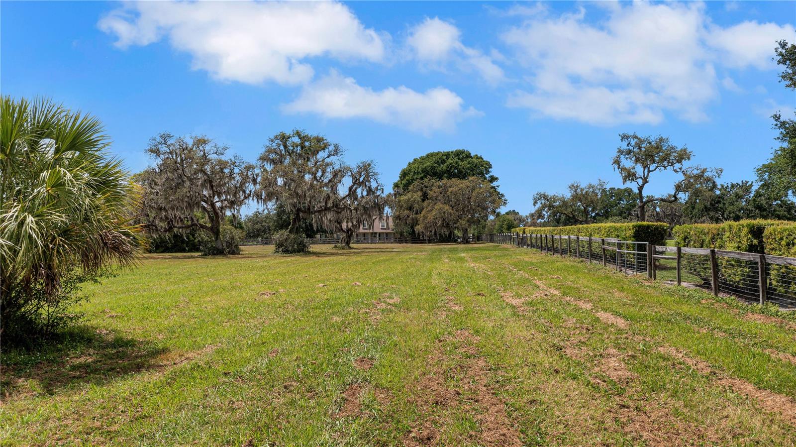 IRON OAKS, LOT 7 LN