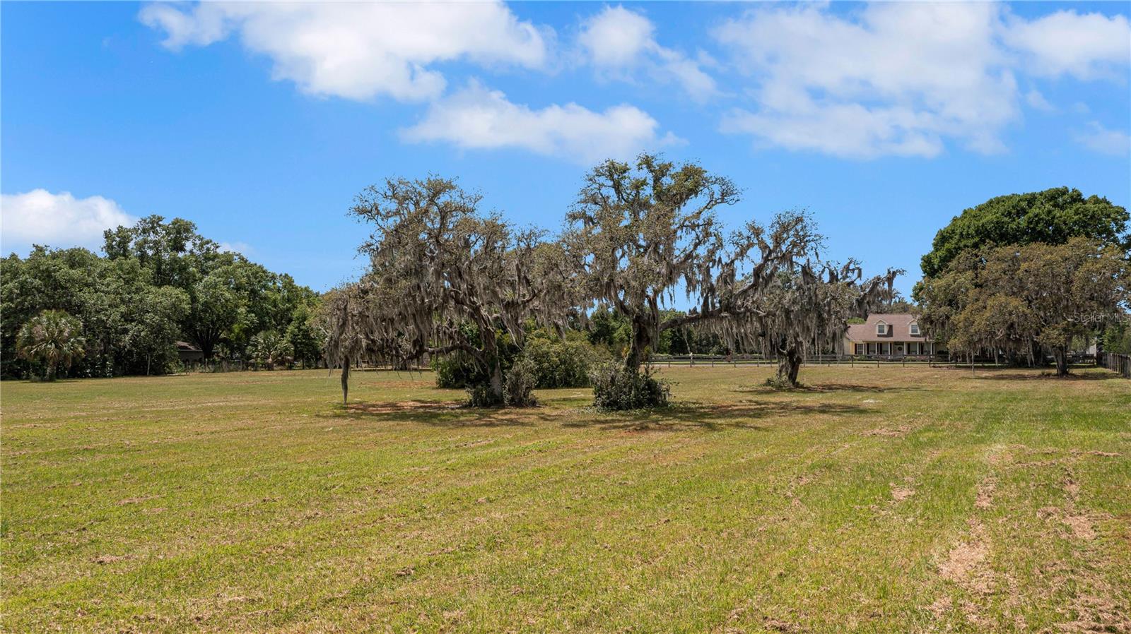 IRON OAKS, LOT 7 LN