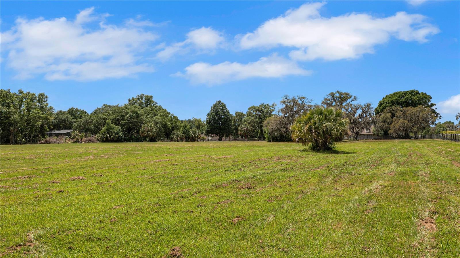 IRON OAKS, LOT 7 LN