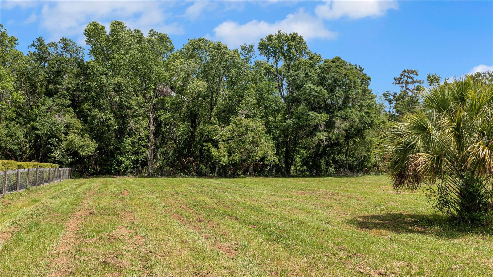 IRON OAKS, LOT 7 LN