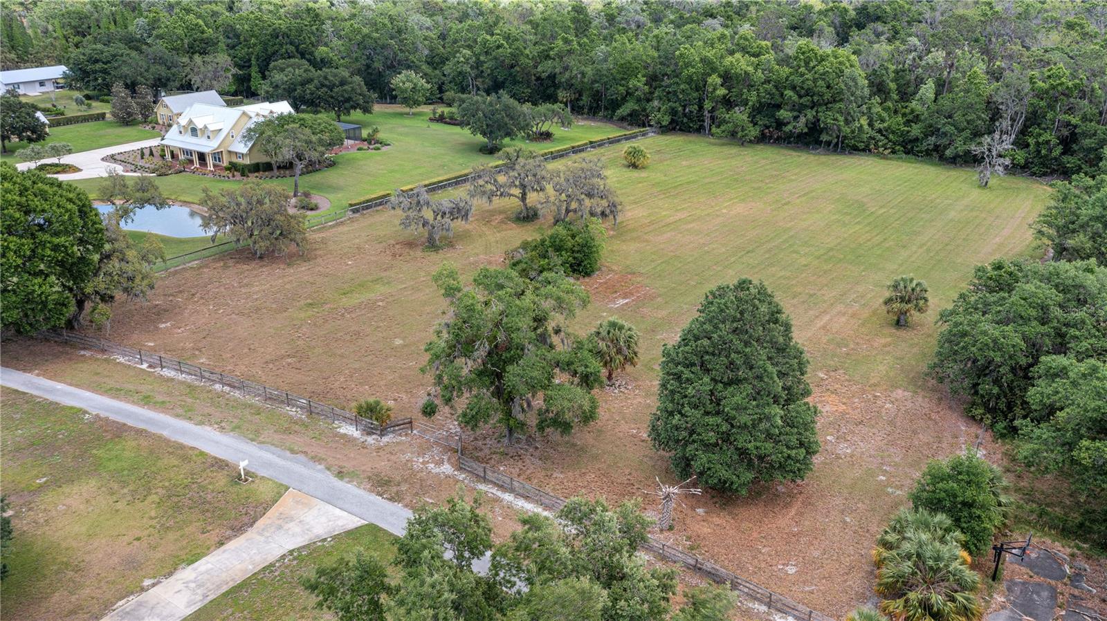 IRON OAKS, LOT 7 LN