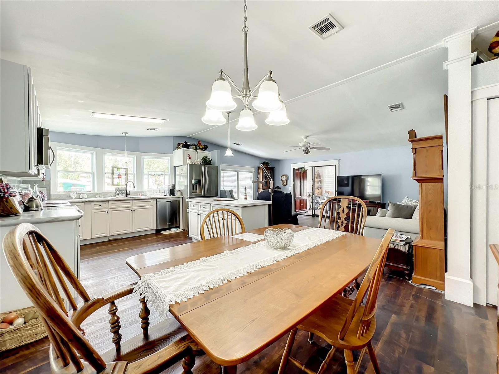 1793 FOX HILL DR