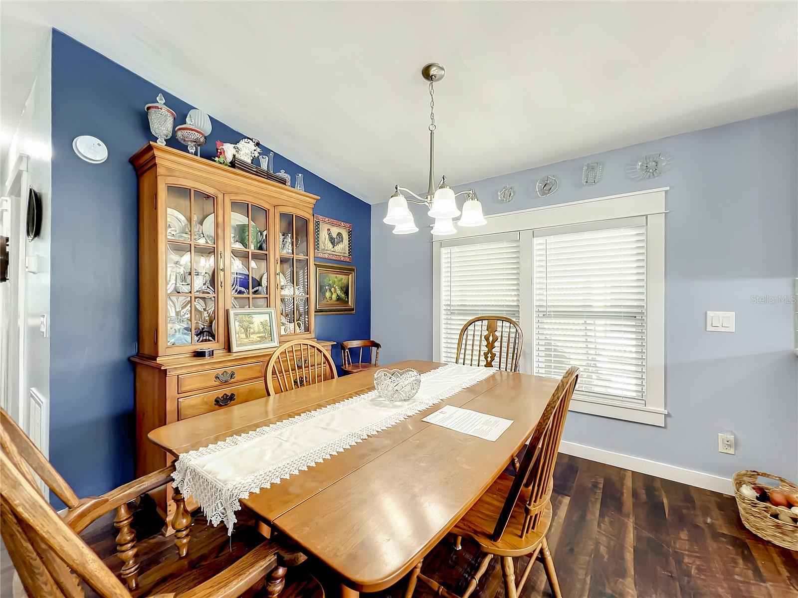 1793 FOX HILL DR
