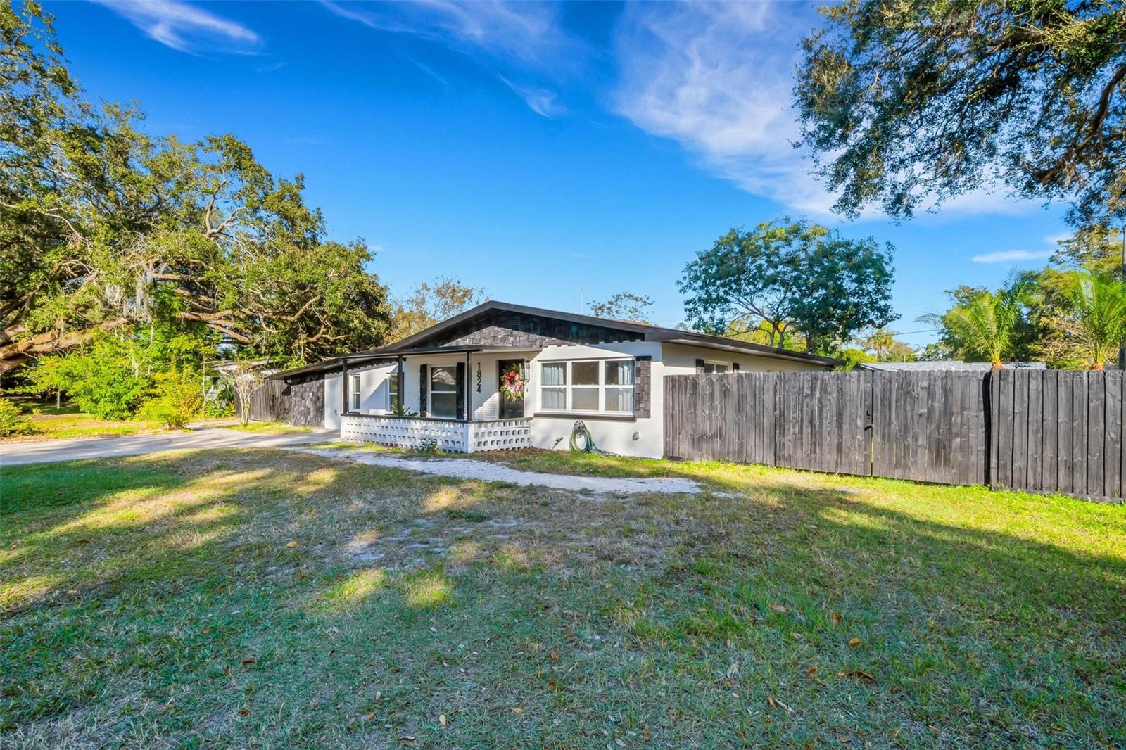 1824 ROANOKE AVE