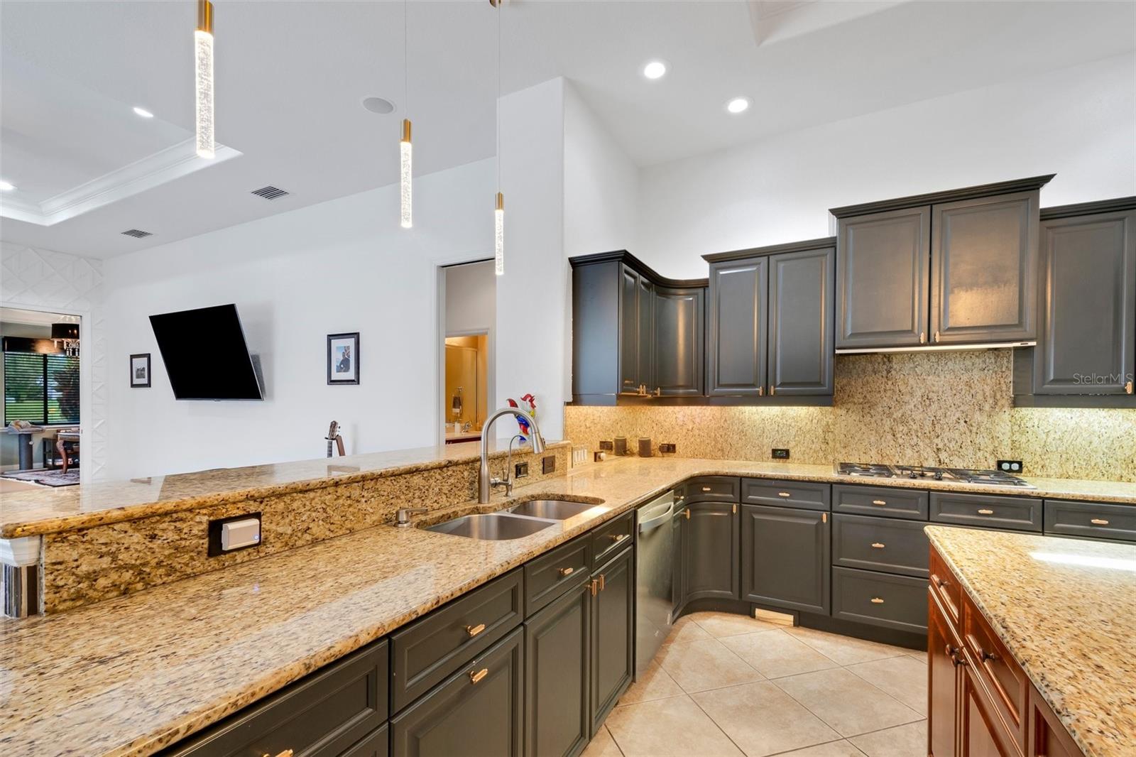 746 WHISPER WOODS DR