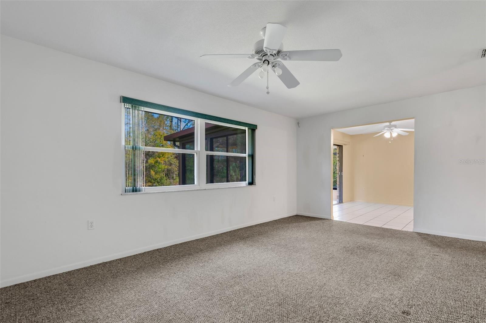 467 LAKE CAROLYN CIR