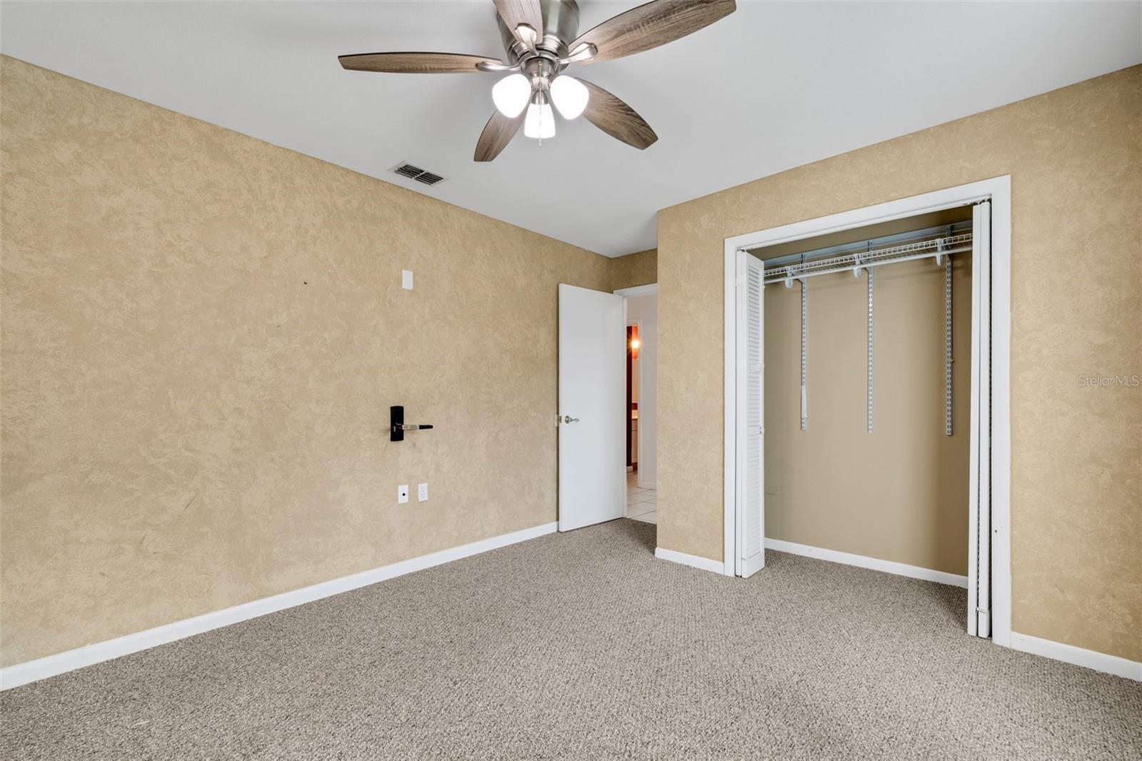 467 LAKE CAROLYN CIR