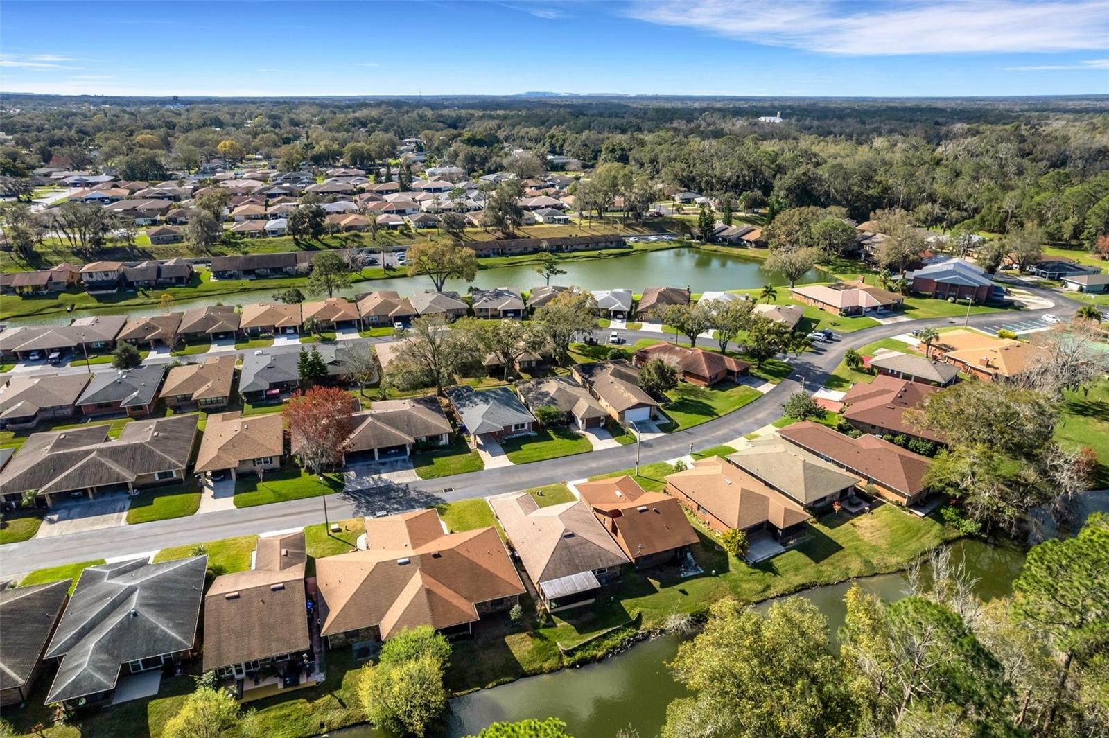 467 LAKE CAROLYN CIR