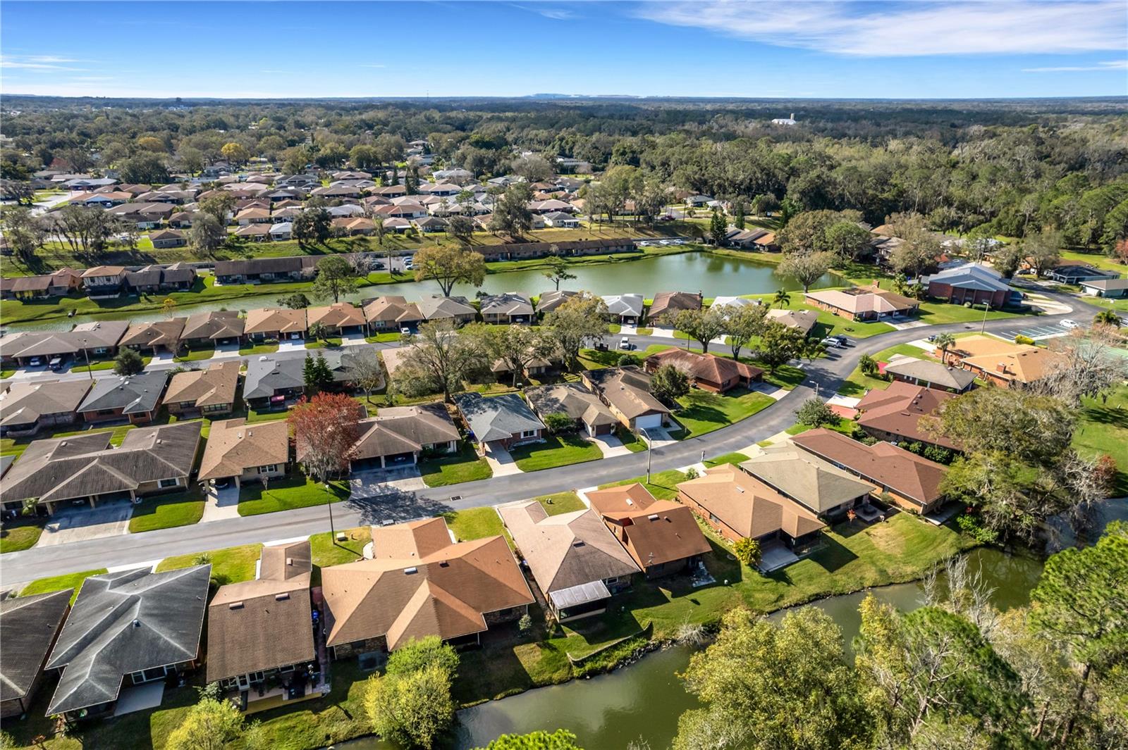 467 LAKE CAROLYN CIR