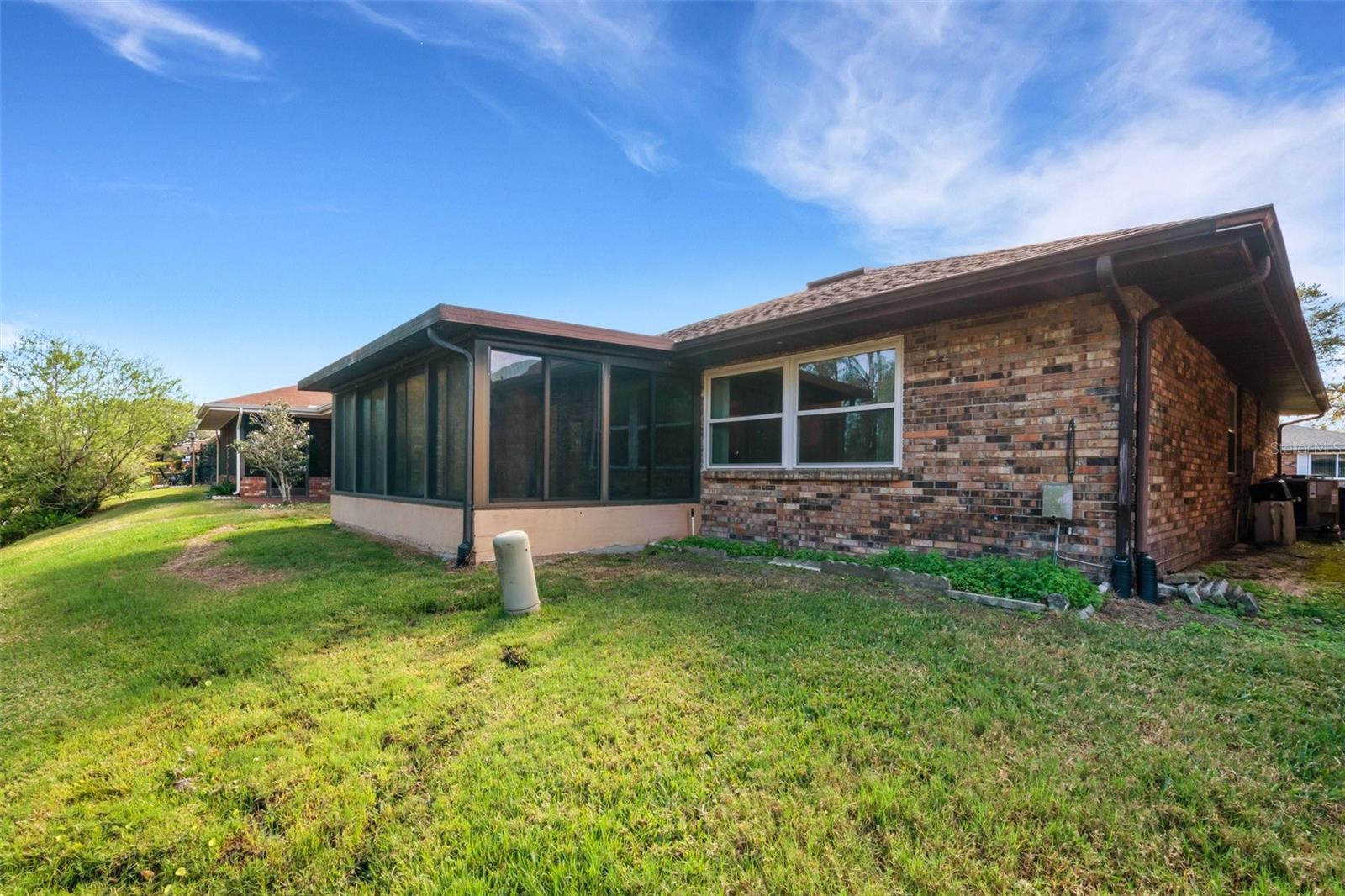 467 LAKE CAROLYN CIR