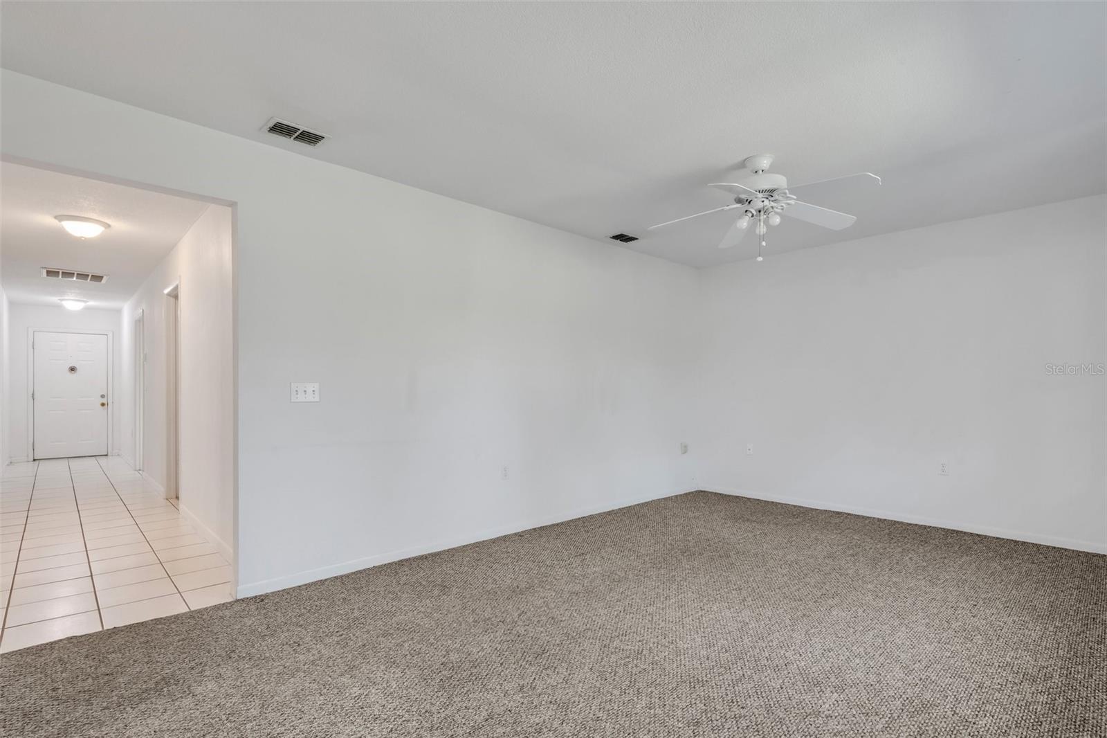 467 LAKE CAROLYN CIR