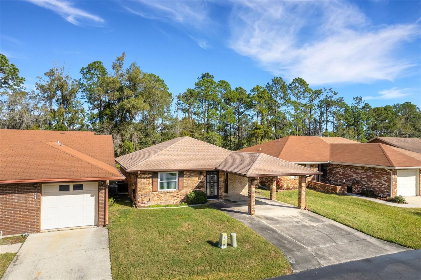 467 LAKE CAROLYN CIR