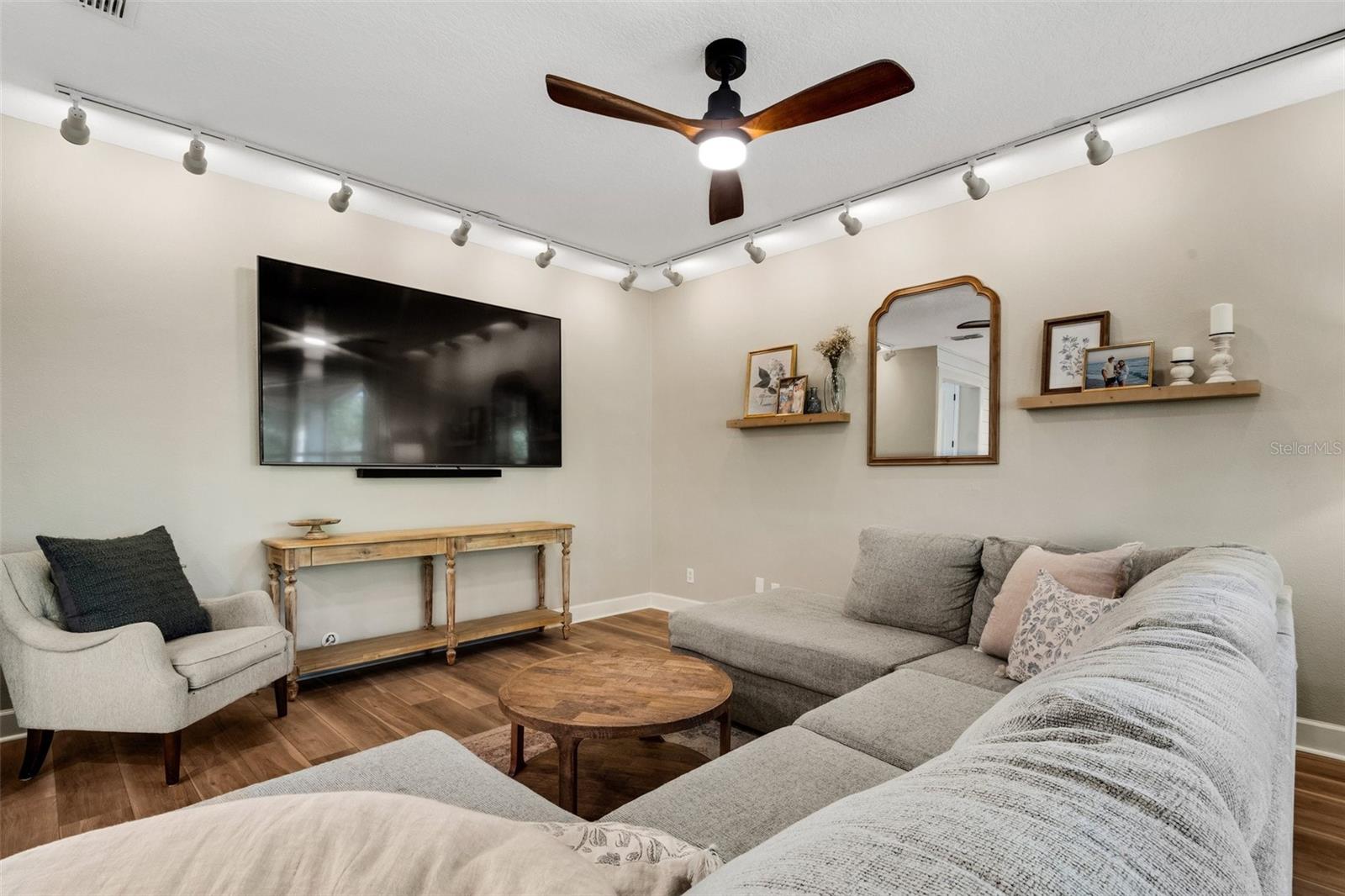 300 OSPREY LANDING WAY